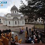 В храмах Крыма помолились о мире на Украине6