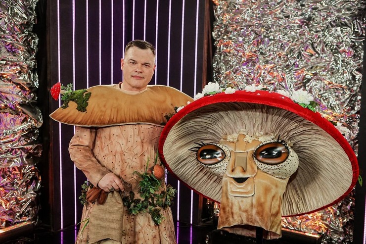 Ранее Дятлов участвовал в шоу «Точь-в-точь» и «Две звезды»2