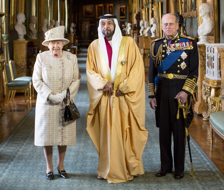 В 2013 году политика из ОАЭ принимала Елизавета II и принц Филипп1