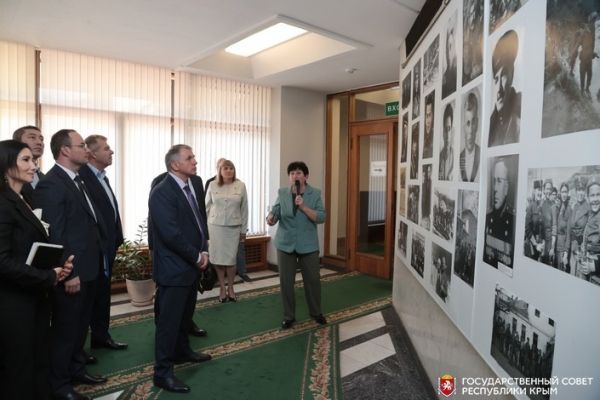 В Госсовете РК открылась выставка, посвящённая Дню памяти и славы крымских партизан и подпольщиков1