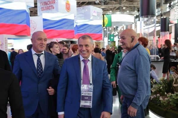 Владимир Константинов принял участие в открытии Международной выставки-форума «Россия»4